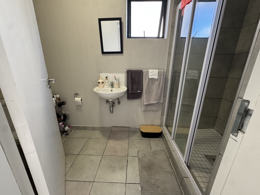 To Let 1 Bedroom Property for Rent in Parklands Western Cape